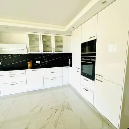 Neuve, Proche Centre Ville, Plage A 100 M - Max Вилла *